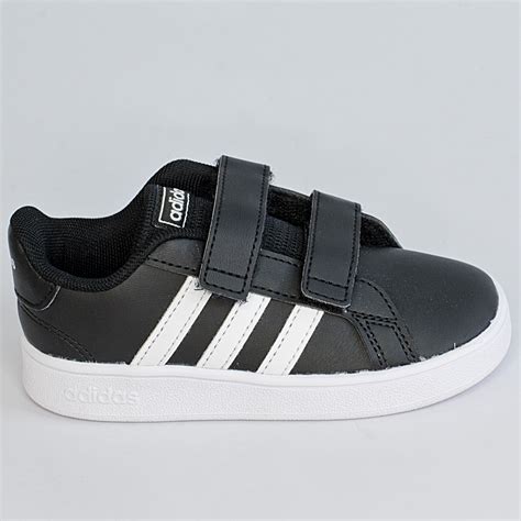 kiddies adidas takkies